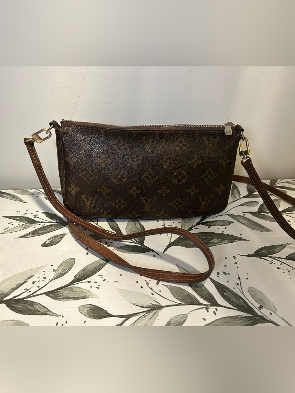 Authentic Louis Vuitton Monogram Pouchette Accessoires